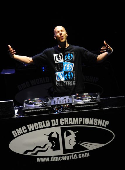 Vajra winning the 2011 DMC World DJ Championship