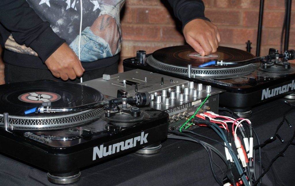 DJ Setups Demystified, Part 1: Vinyl, CDs and Software-Only DJing Tips